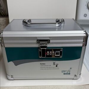 Glosen Silver and Green First Aid Box
